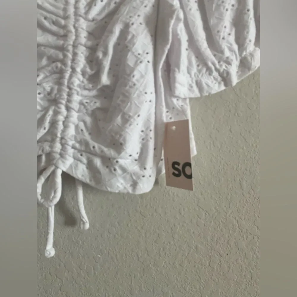 Juniors’ NWT SO Eyelet Cinch Front Puff Sleeve Cropped Top White Size XXL